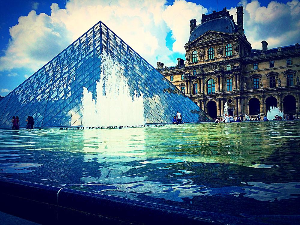 Paris Louvre Picture